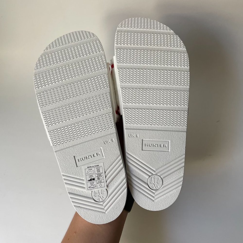 HUNTER Original White Terry Slide Sandals - Picture 7 of 11